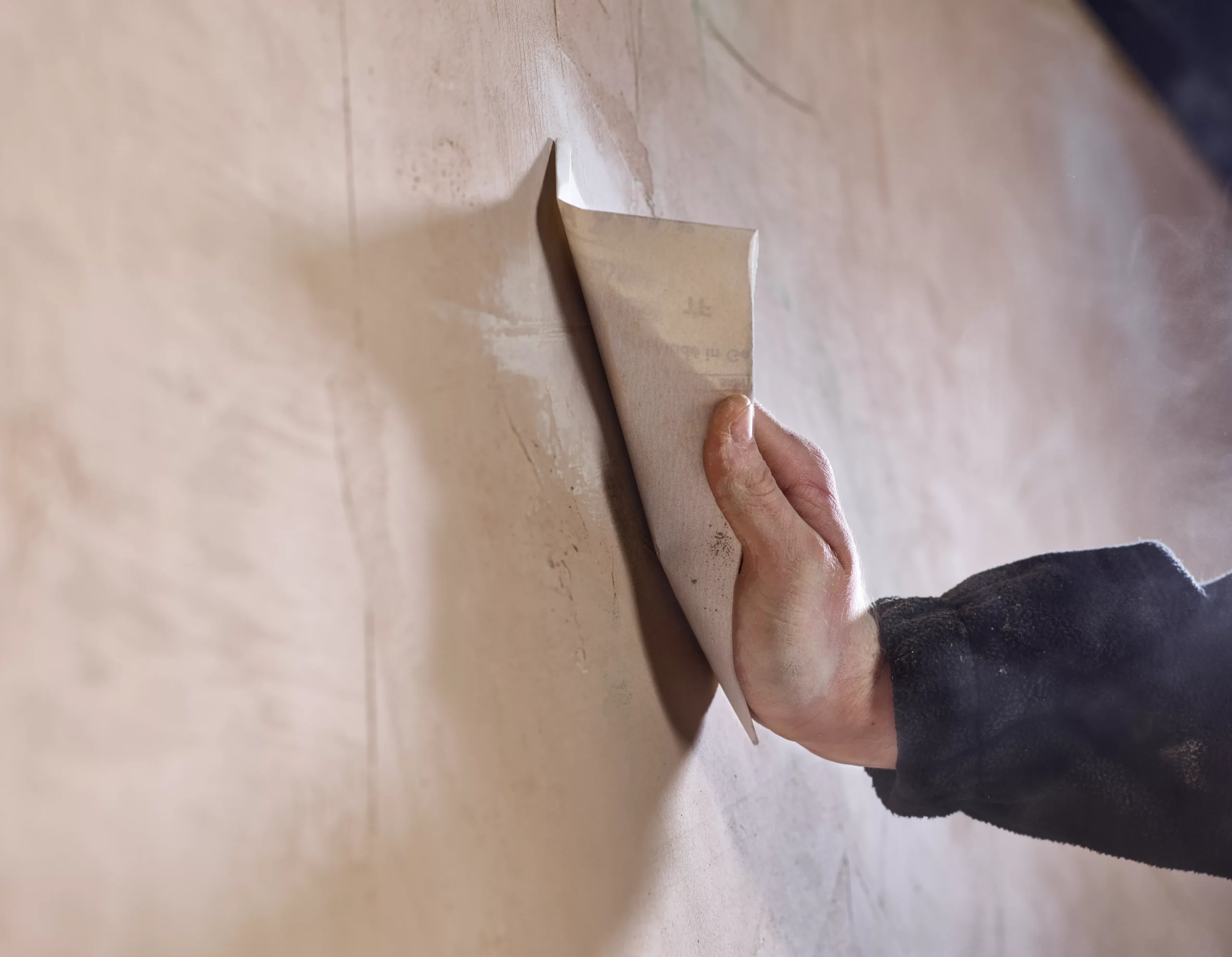 240 Grit White Sanding Roll (L)5m (W)115mm 9 240 Grit White Sanding Roll (L)5m (W)115mm - Image 7