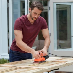 Black+Decker 150W 240V Corded 1/3 Sheet Sander BEW220-GB 14 Black+Decker 150W 240V Corded 1/3 Sheet Sander BEW220-GB -Hozelock Shop black decker 150w 240v corded 1 3 sheet sander bew220 gb5035048704271 05i