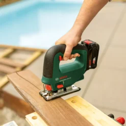 Bosch 2.5Ah Li-ion 18V Cordless Jigsaw UniversalSaw 18V-100 17 Bosch 2.5Ah Li-ion 18V Cordless Jigsaw UniversalSaw 18V-100 -Hozelock Shop bosch 2 5ah li ion 18v cordless jigsaw universalsaw 18v 1004053423229523 08i