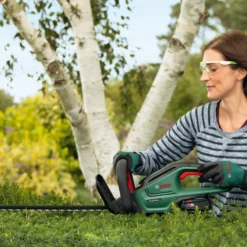 Bosch Power For All 18V 550mm UniversalHedgeCut 18-55 Cordless Hedge Trimmer 11 Bosch Power For All 18V 550mm UniversalHedgeCut 18-55 Cordless Hedge Trimmer -Hozelock Shop bosch power for all 18v 550mm universalhedgecut 18 55 cordless hedge trimmer4059952558776 04i bq