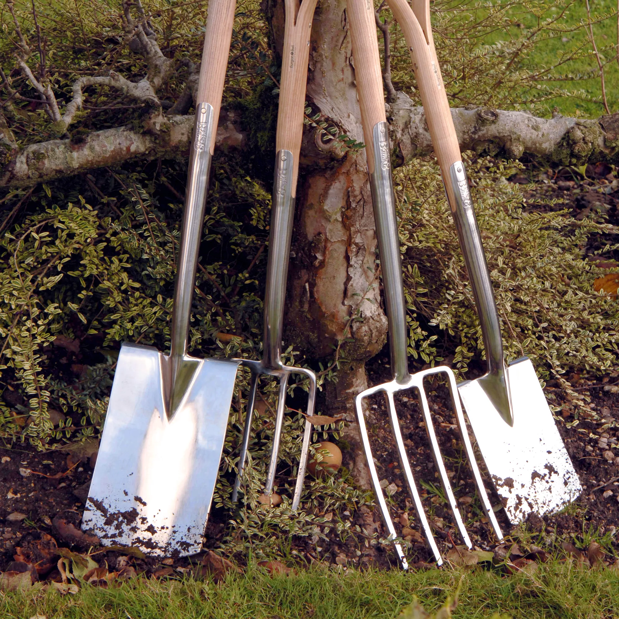 Burgon & Ball Square Digging Spade 5 Burgon & Ball Square Digging Spade - Image 3