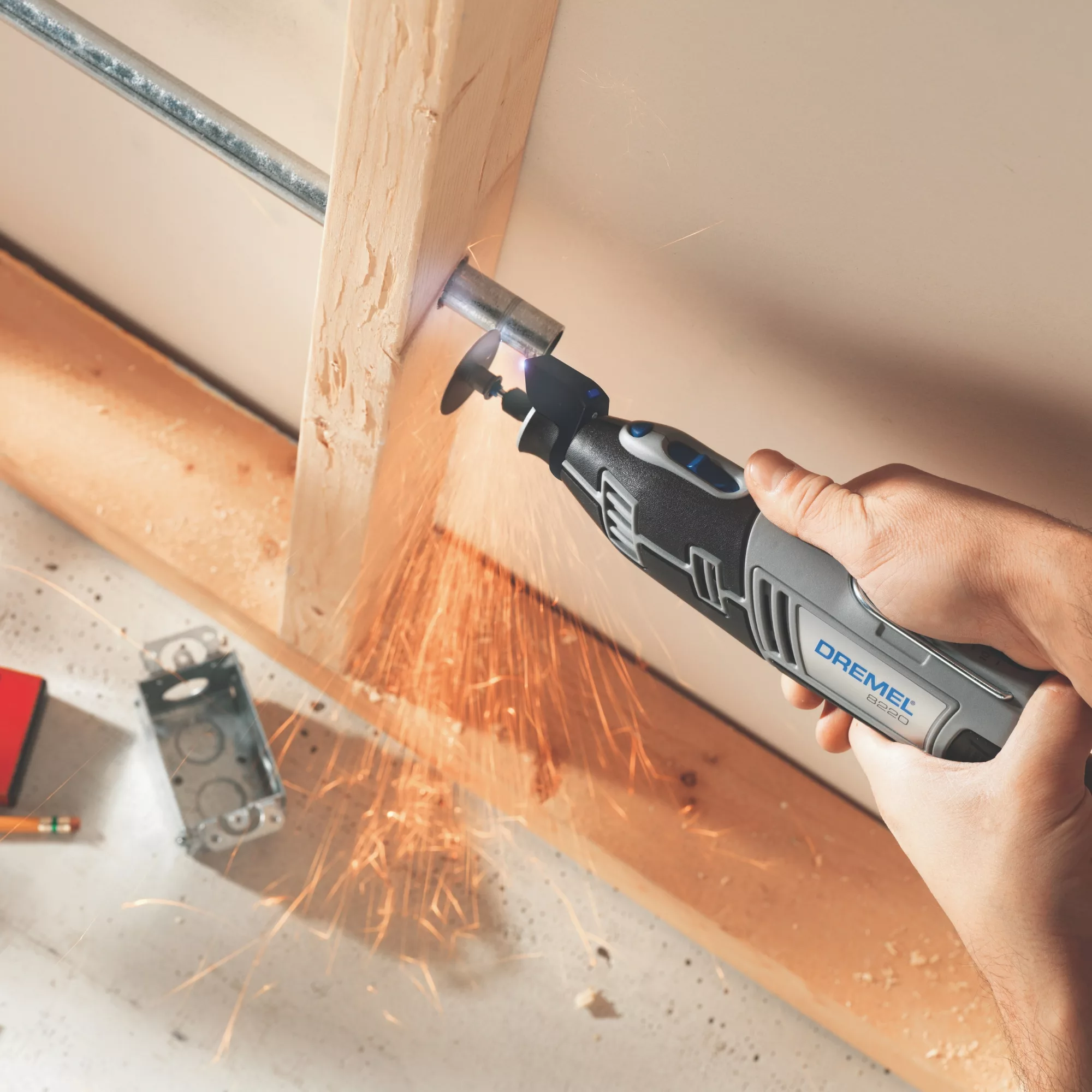 Dremel 12V Li-ion Brushed Cordless Multi Tool 8220 10 Dremel 12V Li-ion Brushed Cordless Multi Tool 8220 - Image 8