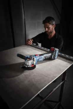 Erbauer EXT 18V 115mm Cordless Angle Grinder EAG18-Li - Bare -Hozelock Shop erbauer ext 18v 115mm cordless angle grinder eag18 li bare3663602799191 11i