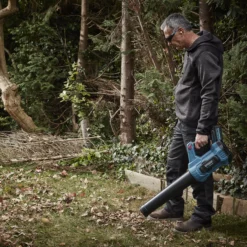 Erbauer EXT Cordless 18V ELB18-Li - KIT Garden Blower -Hozelock Shop erbauer ext cordless 18v elb18 li kit garden blower3663602461999 01i