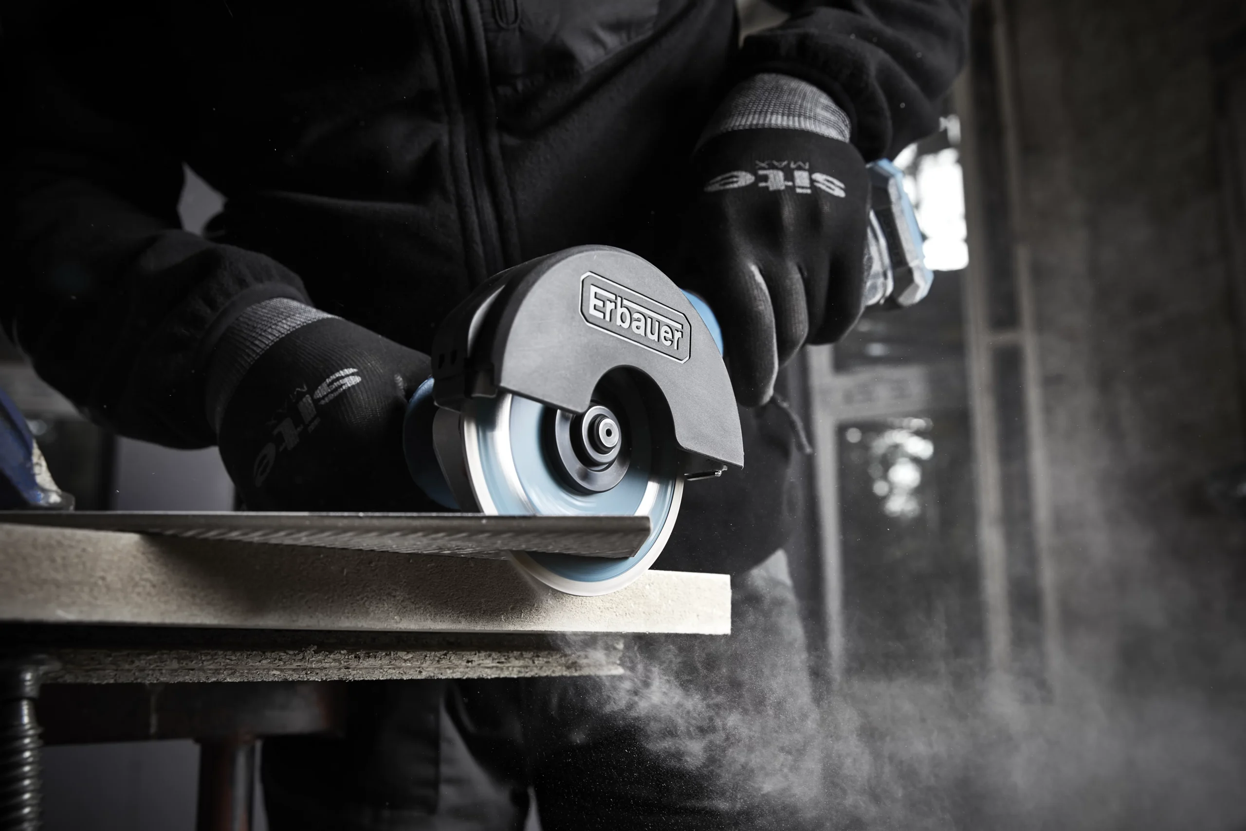 Erbauer Stone & Tile 230mm X 22.2mm Segmented Diamond Blade 4 Erbauer Stone & Tile 230mm X 22.2mm Segmented Diamond Blade - Image 2