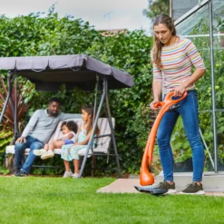 Flymo EasiTrim 250 18V 250mm Cordless Grass Trimmer 16 Flymo EasiTrim 250 18V 250mm Cordless Grass Trimmer -Hozelock Shop flymo easitrim 250 18v 250mm cordless grass trimmer7392930760943 01i bq