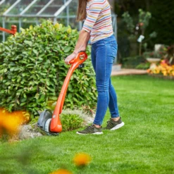 Flymo EasiTrim 250 18V 250mm Cordless Grass Trimmer 20 Flymo EasiTrim 250 18V 250mm Cordless Grass Trimmer -Hozelock Shop flymo easitrim 250 18v 250mm cordless grass trimmer7392930760943 05i bq