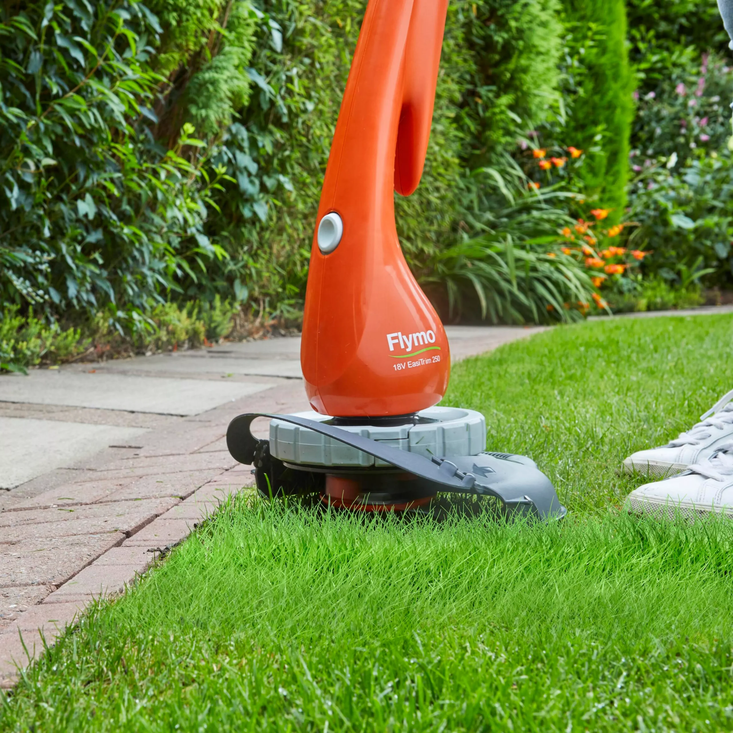 Flymo EasiTrim 250 18V 250mm Cordless Grass Trimmer 11 Flymo EasiTrim 250 18V 250mm Cordless Grass Trimmer - Image 9