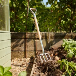 GoodHome Durum Hand Fork (W)295mm -Hozelock Shop goodhome durum hand fork w 295mm3663602548744 03bq