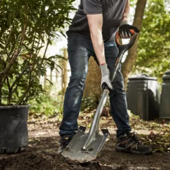 Magnusson Pointed Digging Spade 16 Magnusson Pointed Digging Spade -Hozelock Shop magnusson pointed digging spade5059340086682 01i