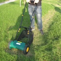 MCMP38 Hand-propelled Lawnmower -Hozelock Shop mcmp38 hand propelled lawnmower3663602939276 05bq