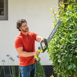 Ryobi ONE+ 18V 500mm RY18HT50A-120 Cordless Hedge Trimmer 7 Ryobi ONE+ 18V 500mm RY18HT50A-120 Cordless Hedge Trimmer -Hozelock Shop ryobi one 18v 500mm ry18ht50a 120 cordless hedge trimmer4892210203274 02i bq