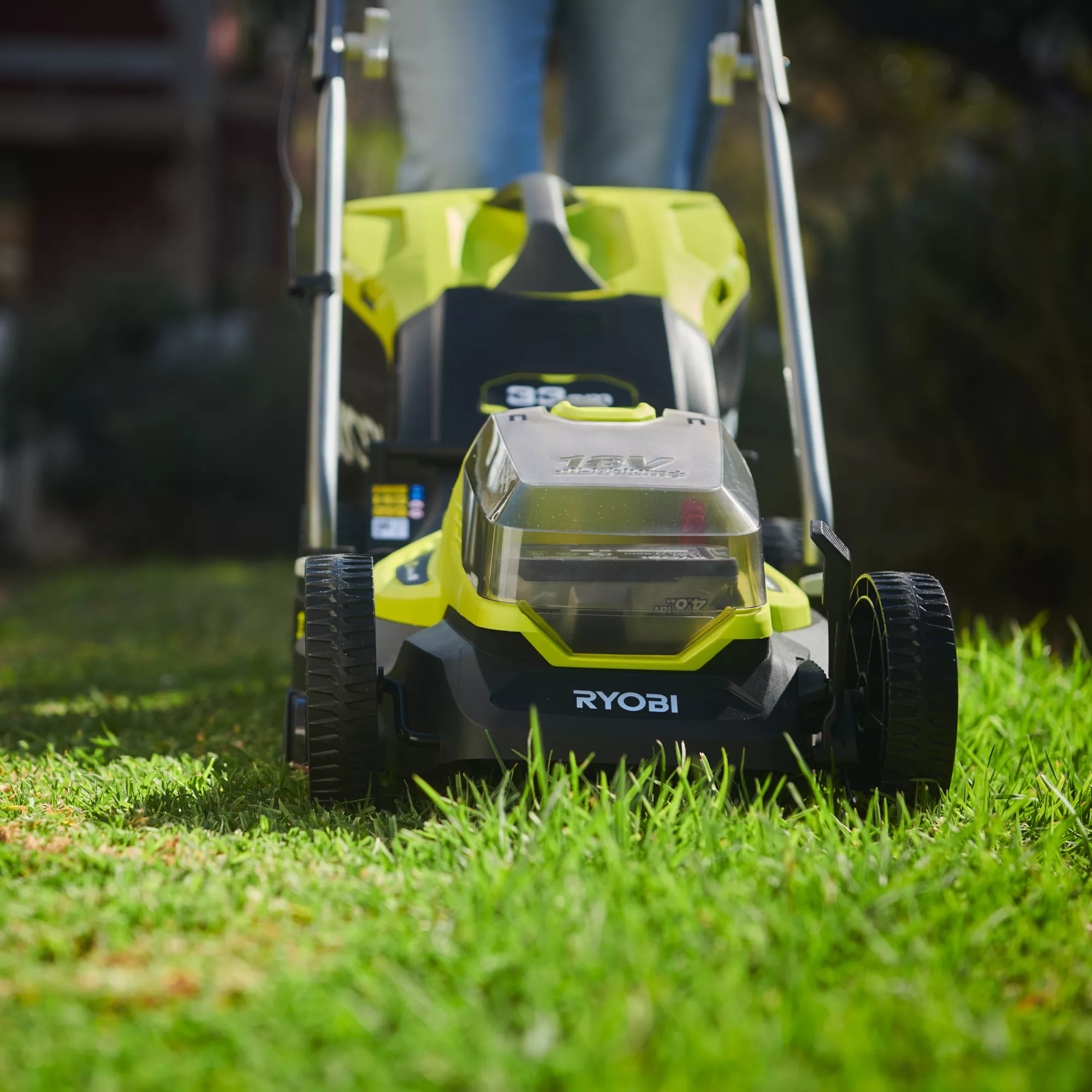 Ryobi ONE+ RLM18X33B50B Cordless 18V Rotary Lawnmower 6 Ryobi ONE+ RLM18X33B50B Cordless 18V Rotary Lawnmower - Image 4