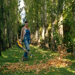 Stiga BL 500e / 278500008/ST3 Cordless 48V Garden Blower - BARE -Hozelock Shop stiga bl 500e 278500008 st3 cordless 48v garden blower bare8008984853720 02i