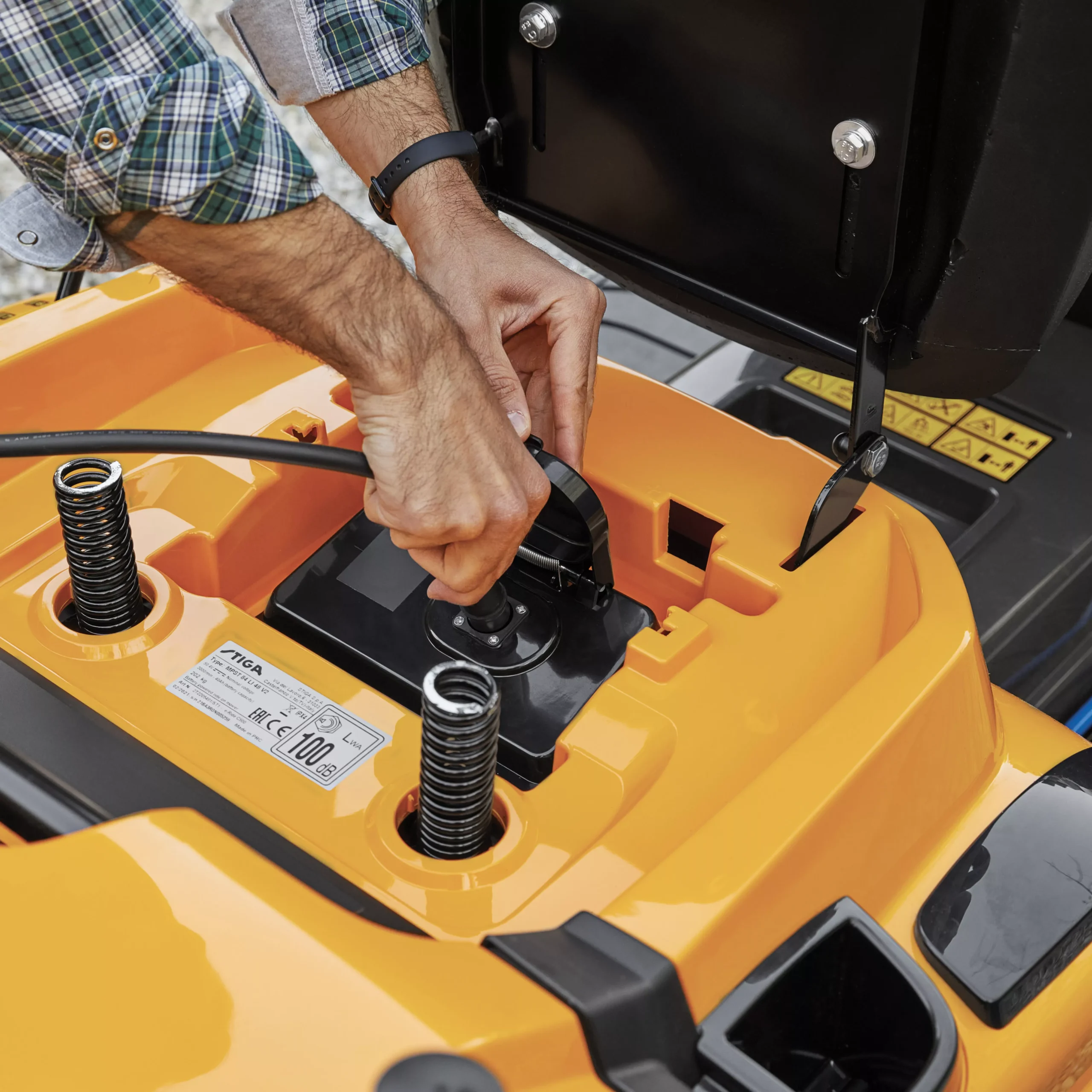 Stiga N/A 48V 18A Li-ion Fast Battery Charger Fast Charger For Electric Tractor / 278131808/ST1 5 Stiga N/A 48V 18A Li-ion Fast Battery Charger Fast Charger For Electric Tractor / 278131808/ST1 - Image 3